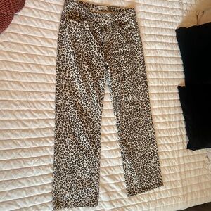 Abercrombie & Fitch The 90s Relaxed Jean High Rise Leopard Print